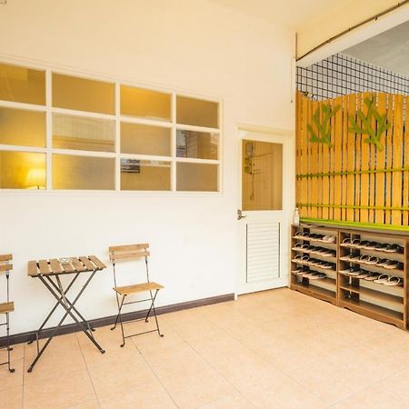 Train Hostel Chaozhou Екстериор снимка